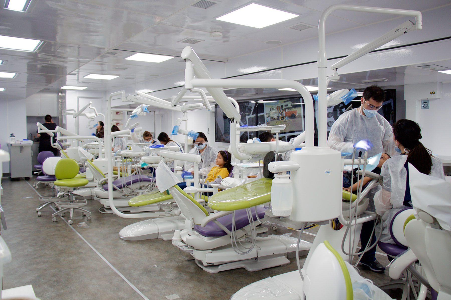 Mobile Dental Clinic by Odulair